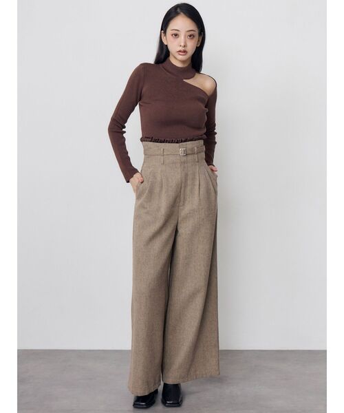 MURUA(ムルーア)の「【20th Anniversary Iconic Items】ショルダーカットタートルニット(ニット/セーター・レディース・ブラック/ボルドー/ブルー/ブラウン・FREE)」の15枚目の写真