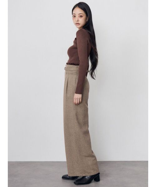 MURUA(ムルーア)の「【20th Anniversary Iconic Items】ショルダーカットタートルニット(ニット/セーター・レディース・ブラック/ボルドー/ブルー/ブラウン・FREE)」の7枚目の写真