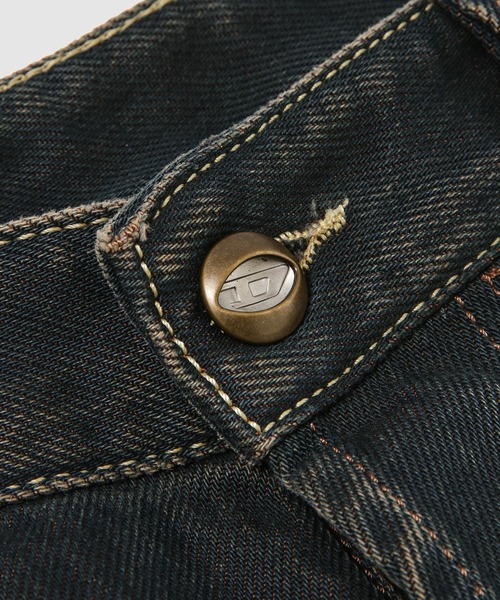 DIESEL（ディーゼル）の「メンズ デニムパンツ 2001 D-MACRO-U（デニムパンツ・メンズ・インディゴブルー・26inch/30inch/28inch/34inch/32inch/36inch）」の6枚目の写真