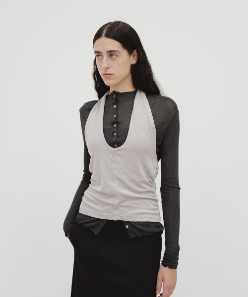MOHAN（モハン）の「TIF HALTER-NECK SHIRRING TOP_3COLORS（Tシャツ/カットソー・レディース・チャコールグレー/アッシュブラウン/ブラウン・SMALL/MEDIUM/LARGE）」の7枚目の写真