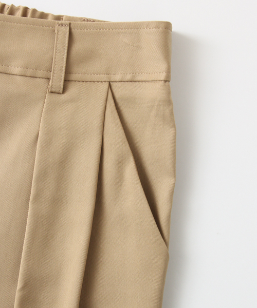 URBAN RESEARCH（アーバンリサーチ）の「UR テンセルストレッチタックテーパードパンツ（その他パンツ・レディース・ベージュ/ブラック・36/38）」の10枚目の写真