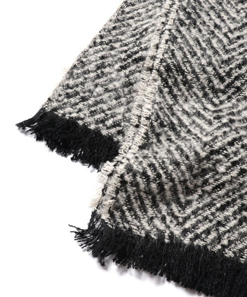 ikka（イッカ）の「杉綾織ストール（ストール/ショール・レディース・ライトグレー/ベージュ/ブラック・FREE）」の4枚目の写真
