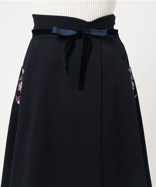 WILLSELECTION(ウィルセレクション)の「刺繍フレアスカート ◆(スカート・レディース・レッド/ネイビー・M/L/MEDIUM)」の5枚目の写真