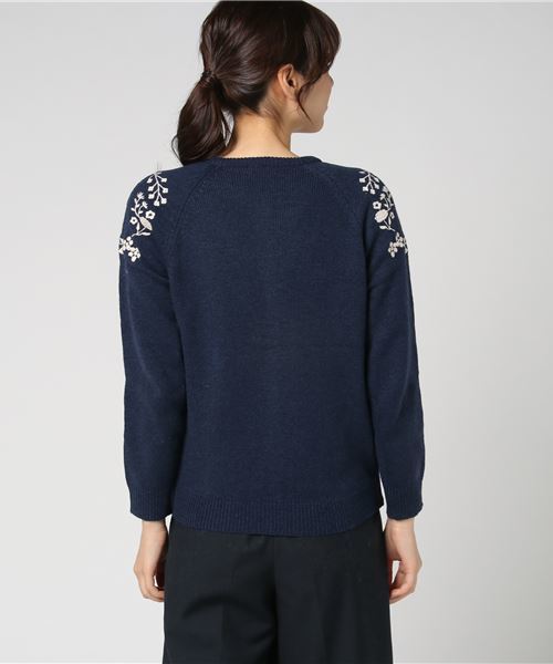 Samansa Mos2（サマンサ モスモス）の「肩刺繍入りカーディガン（カーディガン/ボレロ・レディース・ネイビー/グレー/ボルドー・ﾌﾘ-）」の6枚目の写真