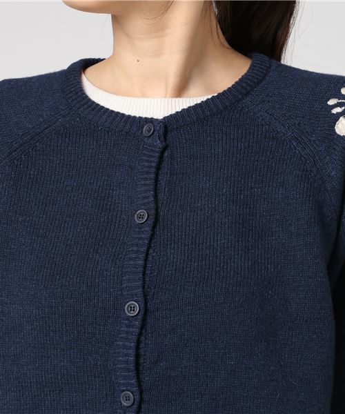 Samansa Mos2（サマンサ モスモス）の「肩刺繍入りカーディガン（カーディガン/ボレロ・レディース・ネイビー/グレー/ボルドー・ﾌﾘ-）」の7枚目の写真