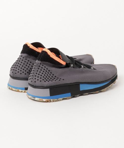 adidas(アディダス)の「adidas by AW スニーカー(スニーカー・レディース・グレー・23/26/22.5)」の3枚目の写真