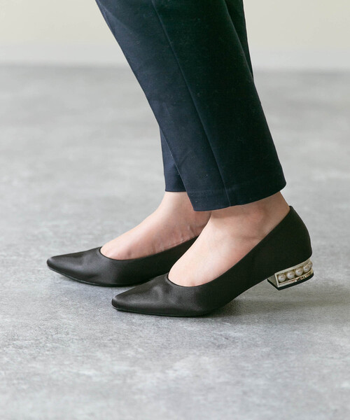 menue(メヌエ)の「大人上品 パールヒールパンプス(パンプス・レディース・ブラック/グレー/ネイビー/スモークピンク/ブラック系その他/ダークラベンダー/チェック/グレイッシュベージュ/ブラック系その他2/ブラック系その他3/ベージュ系その他/ピンク系その他/ブラック系その他4/ホワイト系その他・22cm/22.5cm/23cm/23.5cm/24cm/24.5cm/25cm/25.5cm/26.0cm/21.5cm)」の6枚目の写真