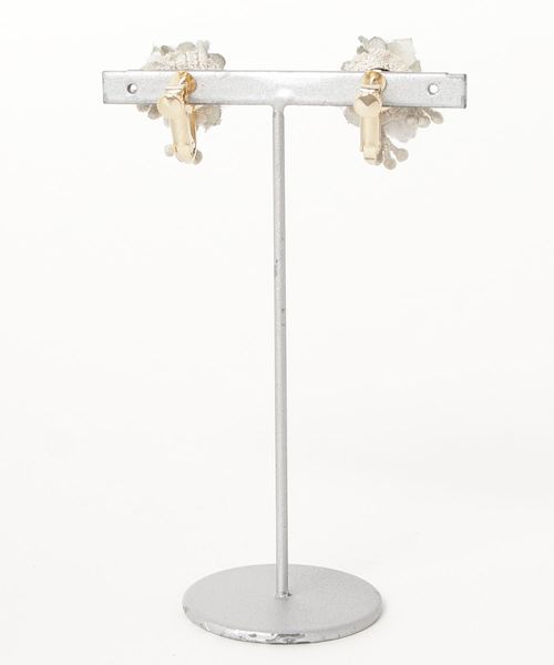 m.soeur（エムスール）の「アイス・グレーの小さなイヤリング＊（イヤリング・レディース・グレー・FREE）」の2枚目の写真