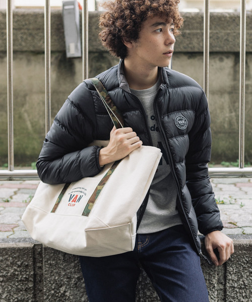VAN CLUB(バンクラブ)の「オープン記念HAPPY BAG -VAN CLUB/選べるネルシャツと軽量ダウン・裏起毛トレーナーがトートに入ったセット!!(福袋/福箱・メンズ・ブラウン/ブルー/グリーン・LL/M/L)」の4枚目の写真