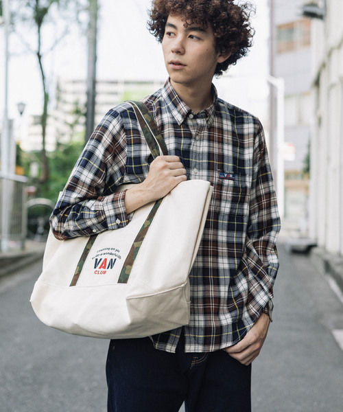 VAN CLUB(バンクラブ)の「オープン記念HAPPY BAG -VAN CLUB/選べるネルシャツと軽量ダウン・裏起毛トレーナーがトートに入ったセット!!(福袋/福箱・メンズ・ブラウン/ブルー/グリーン・LL/M/L)」の11枚目の写真