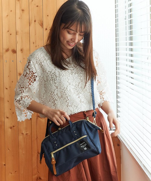 anello(アネロ)の「【anello / アネロ】ポリエステル口金2WAYミニショルダーバッグ(ショルダーバッグ・レディース・ライトグレー/ライトブルー/ブラック/ネイビー/グレー/カーキ/ブルー/カモフラージュ/マスタード/チャコールグレー×ブラック/ブルーグリーン/トリコロール/ダークオレンジ/ブラック×グリーン/グレー×ピンク/イエロー×グレー/ピンク/グレー系その他・FREE)」の11枚目の写真