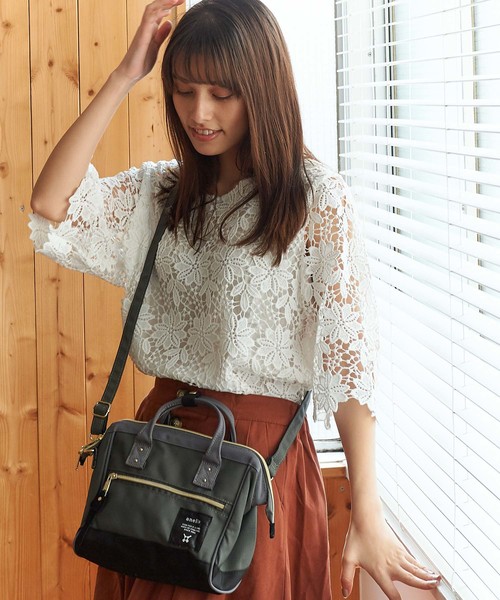 anello(アネロ)の「【anello / アネロ】ポリエステル口金2WAYミニショルダーバッグ(ショルダーバッグ・レディース・ライトグレー/ライトブルー/ブラック/ネイビー/グレー/カーキ/ブルー/カモフラージュ/マスタード/チャコールグレー×ブラック/ブルーグリーン/トリコロール/ダークオレンジ/ブラック×グリーン/グレー×ピンク/イエロー×グレー/ピンク/グレー系その他・FREE)」の7枚目の写真