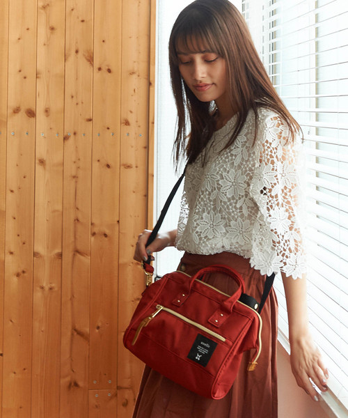 anello(アネロ)の「【anello / アネロ】ポリエステル口金2WAYミニショルダーバッグ(ショルダーバッグ・レディース・ライトグレー/ライトブルー/ブラック/ネイビー/グレー/カーキ/ブルー/カモフラージュ/マスタード/チャコールグレー×ブラック/ブルーグリーン/トリコロール/ダークオレンジ/ブラック×グリーン/グレー×ピンク/イエロー×グレー/ピンク/グレー系その他・FREE)」の16枚目の写真