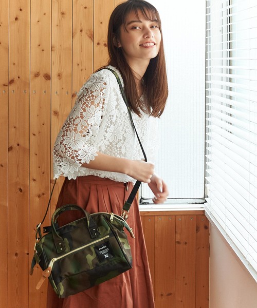 anello(アネロ)の「【anello / アネロ】ポリエステル口金2WAYミニショルダーバッグ(ショルダーバッグ・レディース・ライトグレー/ライトブルー/ブラック/ネイビー/グレー/カーキ/ブルー/カモフラージュ/マスタード/チャコールグレー×ブラック/ブルーグリーン/トリコロール/ダークオレンジ/ブラック×グリーン/グレー×ピンク/イエロー×グレー/ピンク/グレー系その他・FREE)」の17枚目の写真