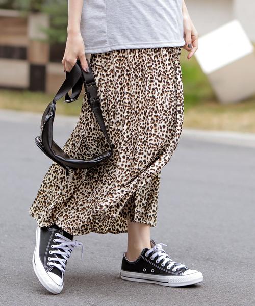 Girly Doll（ガーリードール）の「花柄 ロングプリーツスカート（スカート・レディース・ホワイト系その他/レオパード/ドット/ブラック系その他/グレー系その他/ブラック系その他2/ブラック/グリーン系その他2/グリーン系その他/グレー/ホワイト系その他2/ブルー/ベージュ・M/L）」の12枚目の写真