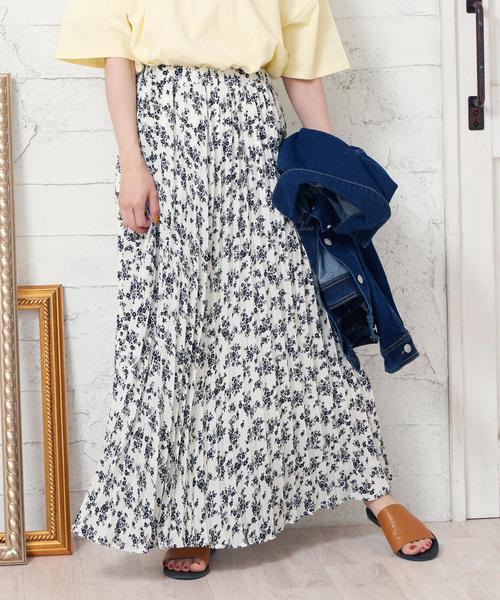 Girly Doll（ガーリードール）の「花柄 ロングプリーツスカート（スカート・レディース・ホワイト系その他/レオパード/ドット/ブラック系その他/グレー系その他/ブラック系その他2/ブラック/グリーン系その他2/グリーン系その他/グレー/ホワイト系その他2/ブルー/ベージュ・M/L）」の3枚目の写真