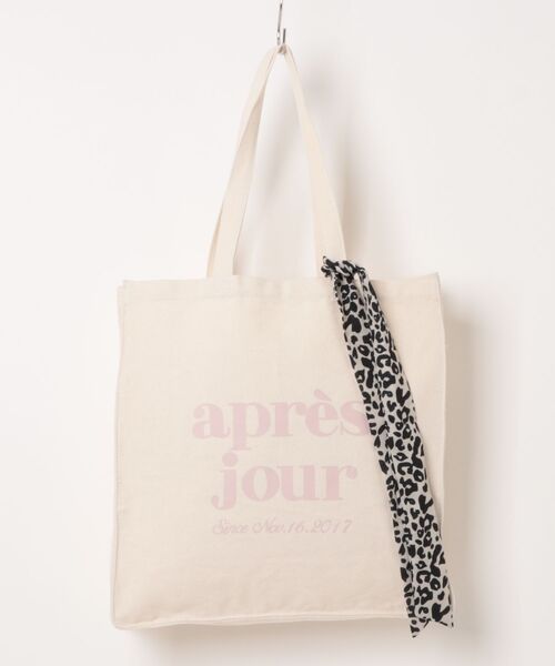apres jour（アプレジュール）の「スカーフ付きキャンバスバッグ（トートバッグ・レディース・ブラック/アイボリー/その他/ライトベージュ/ブラック系その他/ベビーピンク・ﾌﾘ-）」の5枚目の写真