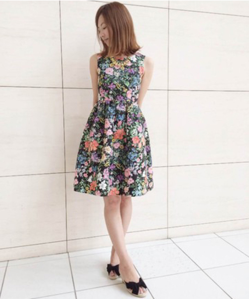 Tiara ティアラ の 7 ボタニカルプリントワンピース ワンピース Wear
