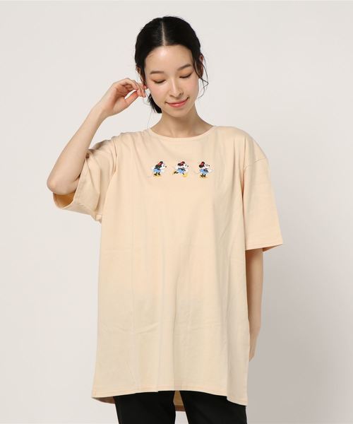 dazzlin(ダズリン)の「RUN! BIG/TEE(MINNIE MOUSE)(Tシャツ/カットソー・レディース・ベージュ/オフホワイト・FREE)」の2枚目の写真