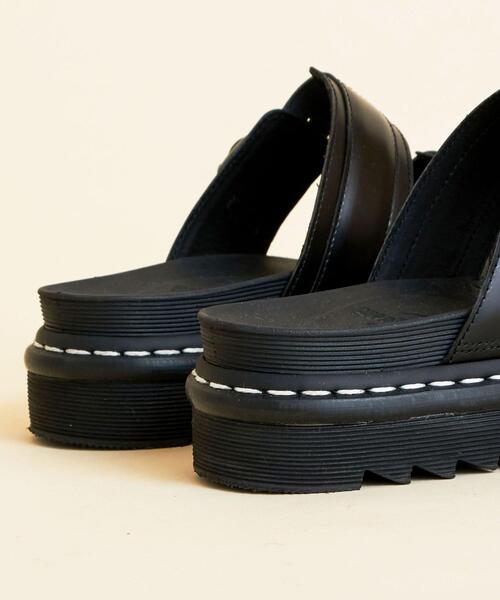 Dr. Martens(ドクターマーチン)の「【国内exclusive】<Dr.Martens(ドクターマーチン)>∴MYLES/サンダル о(サンダル・レディース・ブラック・3/4/5/6)」の2枚目の写真