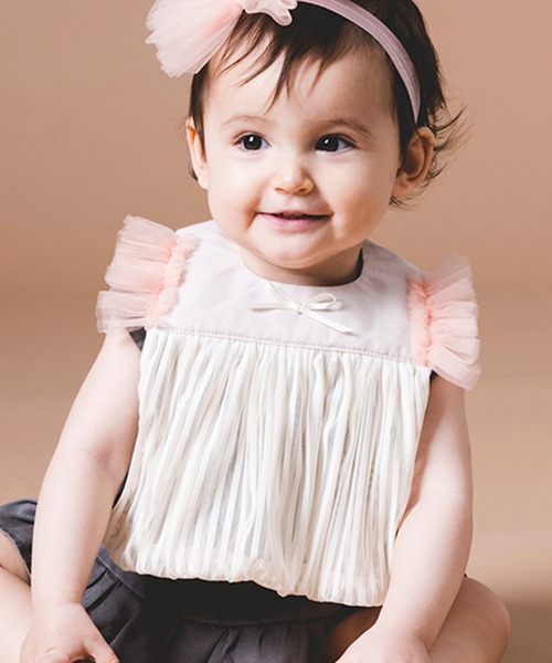 niva(ニヴァ)の「【 niva/ニヴァ】 Tulle Sleeve bib(スタイ/よだれかけ・キッズ・ピンク/パープル・ONE SIZE)」の2枚目の写真