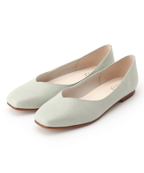 grove(グローブ)の「◆【21.5-25.5/WEB限定】受注生産☆1か月でお届け。やわここちVカットスクエアトゥパンプス【秋の新カラー追加】(1cm)(パンプス・レディース・ブラック系7/グレー系4/ブラウン系8/アイボリー系7/グリーン系5/ワイン系2/シルバー系7・50/40/35/45/30/25/15 /20/55)」の6枚目の写真