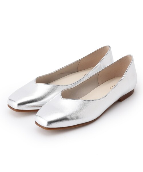 grove(グローブ)の「◆【21.5-25.5/WEB限定】受注生産☆1か月でお届け。やわここちVカットスクエアトゥパンプス【秋の新カラー追加】(1cm)(パンプス・レディース・ブラック系7/グレー系4/ブラウン系8/アイボリー系7/グリーン系5/ワイン系2/シルバー系7・50/40/35/45/30/25/15 /20/55)」の1枚目の写真