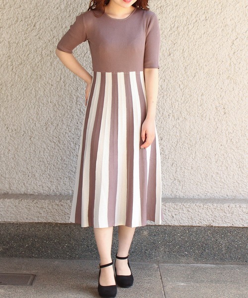 TRUDEA(トルディア)の「ストライプスカートニットワンピース(ワンピース・レディース・サックスブルー/モカ/ベージュ・MEDIUM/LARGE)」の21枚目の写真