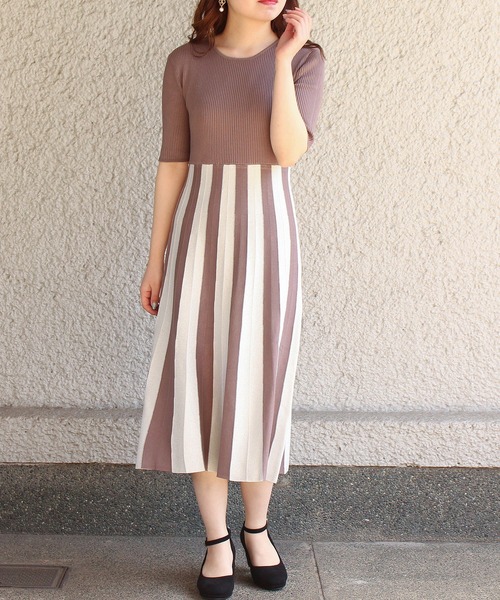 TRUDEA(トルディア)の「ストライプスカートニットワンピース(ワンピース・レディース・サックスブルー/モカ/ベージュ・MEDIUM/LARGE)」の17枚目の写真