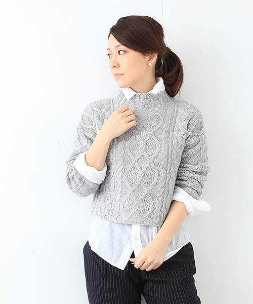 B:MING by BEAMS（ビーミングバイビームス）の「□B ビーミング by ビームス / クロップドケーブルプルオーバー（ニット/セーター・レディース・ブラック/ナチュラル/カーキ/シルバー・ONE SIZE）」の4枚目の写真