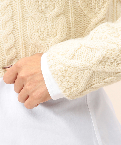 B:MING by BEAMS（ビーミングバイビームス）の「□B ビーミング by ビームス / クロップドケーブルプルオーバー（ニット/セーター・レディース・ブラック/ナチュラル/カーキ/シルバー・ONE SIZE）」の9枚目の写真