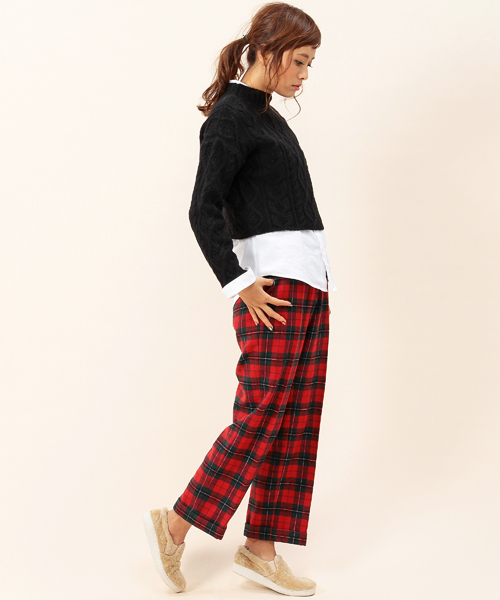 B:MING by BEAMS（ビーミングバイビームス）の「□B ビーミング by ビームス / クロップドケーブルプルオーバー（ニット/セーター・レディース・ブラック/ナチュラル/カーキ/シルバー・ONE SIZE）」の13枚目の写真