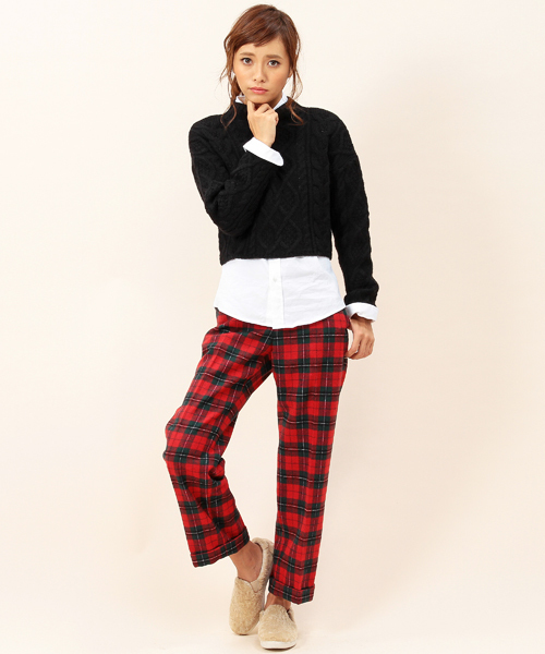 B:MING by BEAMS（ビーミングバイビームス）の「□B ビーミング by ビームス / クロップドケーブルプルオーバー（ニット/セーター・レディース・ブラック/ナチュラル/カーキ/シルバー・ONE SIZE）」の14枚目の写真