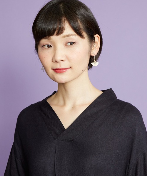 カヤ(カヤ)の「【カヤ】透かし吉祥アシンメトリーイヤリング(イヤリング・レディース・ホワイト/レッド/オレンジ/ブルー/桜/ライトパープル・FREE)」の16枚目の写真