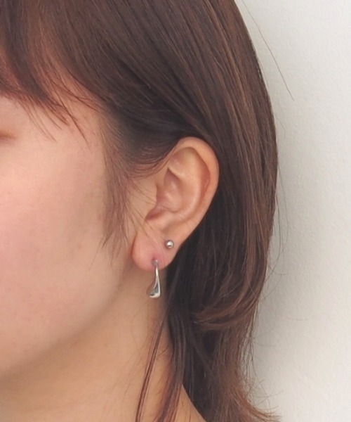 mille blanc(ミルブラン)の「ニュアンスメタルピアス(ピアス(両耳用)・レディース・シルバー系その他2/シルバー/シルバー系その他4/シルバー系その他3/ゴールド/ゴールド系その他2/ゴールド系その他/ゴールド系その他4/シルバー系その他/ゴールド系その他3・FREE)」の3枚目の写真