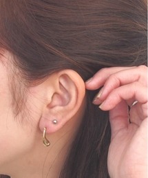 ニュアンスメタルピアス