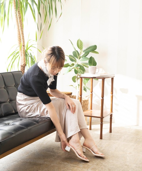 menue(メヌエ)の「スクエアトゥPVCストラップサンダル(サンダル・レディース・ブラック/ホワイト/ブラウン系その他・S/M/L/LL)」の7枚目の写真