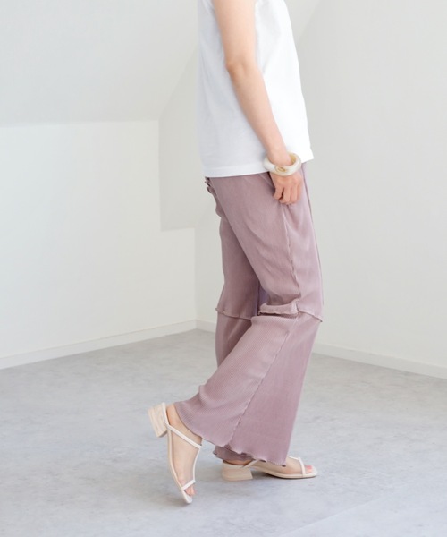 UNFIELD（アンフィールド）の「【UNFIELD プリーツクロスメローフレアパンツ】（その他パンツ・レディース・パープル/ピンクベージュ/グレイッシュベージュ・FREE）」の9枚目の写真