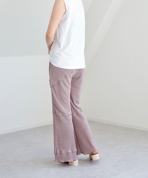 UNFIELD（アンフィールド）の「【UNFIELD プリーツクロスメローフレアパンツ】（その他パンツ・レディース・パープル/ピンクベージュ/グレイッシュベージュ・FREE）」の15枚目の写真