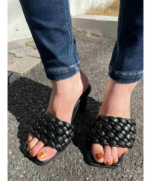 EMODA（エモダ）の「ブレイドスクエアサンダル（サンダル・レディース・ブラック/ホワイト・MEDIUM/LARGE/SMALL）」の3枚目の写真