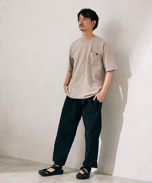 UNIVERSAL OVERALL（ユニバーサルオーバーオール）の「【UNIVERSAL OVERALL/ユニバーサルオーバーオール】別注 ポケットTシャツ[無地T/オーバーサイズ/ユニセックス対応]（Tシャツ/カットソー・メンズ・ホワイト/ブラック/グレー/グリーン/ネイビー・MEDIUM/LARGE）」の9枚目の写真