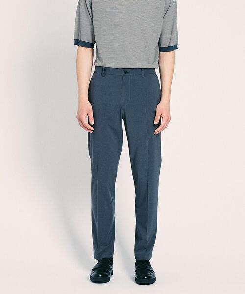 UNITED ARROWS(ユナイテッドアローズ)の「<UNITED ARROWS "COZY"> ファンクション ライトポリエステル タフタ ノープリーツ パンツ(スラックス・メンズ・ベージュ/ネイビー/グレー・SMALL/MEDIUM/LARGE/X-LARGE)」の4枚目の写真