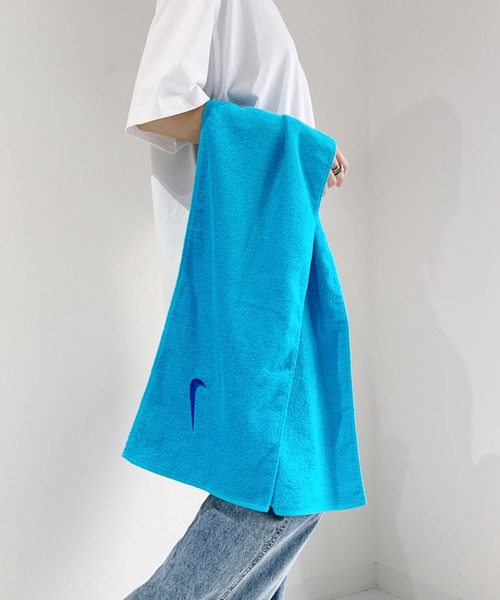 NIKE(ナイキ)の「NIKE(ナイキ)/ ソリッド コア マフラー タオル スウッシュロゴ刺繍入りスポーツタオル(タオル・レディース・ブラック/サックスブルー/ブルー/オリーブ/グリーン系その他/ライトブルー/ピンク・FREE)」の5枚目の写真