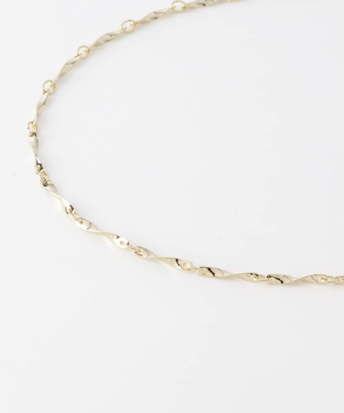 SMELLY（スメリー）の「ネジリチェーンショートネックレス（ネックレス・レディース・ゴールド・-）」の3枚目の写真