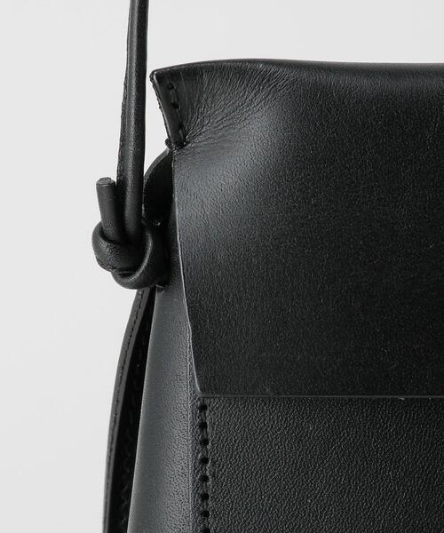 MARROW（マロウ）の「＜MARROW＞BENTPOUCH レザーショルダーバッグ（ショルダーバッグ・レディース・ブラック・FREE）」の6枚目の写真