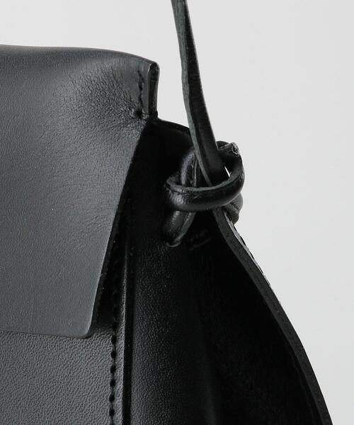 MARROW（マロウ）の「＜MARROW＞BENTPOUCH レザーショルダーバッグ（ショルダーバッグ・レディース・ブラック・FREE）」の7枚目の写真