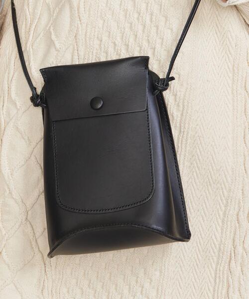 MARROW（マロウ）の「＜MARROW＞BENTPOUCH レザーショルダーバッグ（ショルダーバッグ・レディース・ブラック・FREE）」の12枚目の写真