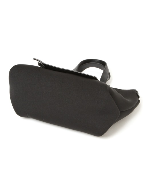 LAKOLE（ラコレ）の「ネオプレーンフロントポケットショルダーバッグ / 216803（ショルダーバッグ・レディース・ブラック/カーキオリーブ/グレイッシュベージュ・FREE）」の18枚目の写真