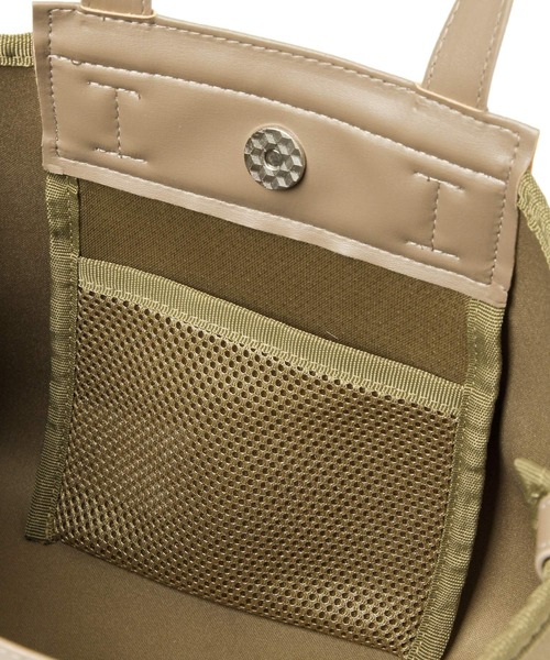 LAKOLE（ラコレ）の「ネオプレーンフロントポケットショルダーバッグ / 216803（ショルダーバッグ・レディース・ブラック/カーキオリーブ/グレイッシュベージュ・FREE）」の21枚目の写真