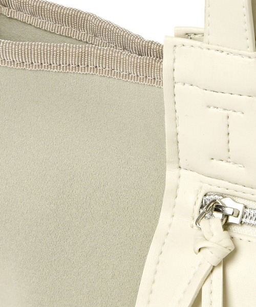 LAKOLE（ラコレ）の「ネオプレーンフロントポケットショルダーバッグ / 216803（ショルダーバッグ・レディース・ブラック/カーキオリーブ/グレイッシュベージュ・FREE）」の15枚目の写真